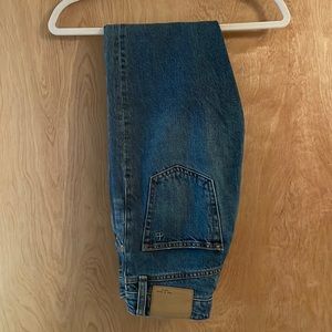 Rag and Bone Jeans in Ash 80% cotton 20% recycled cotton. High rise.